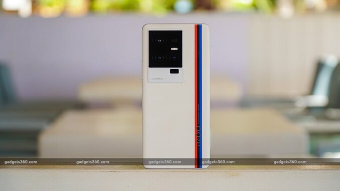 iQoo 11 5G Review: Pro Performance, Premium Price