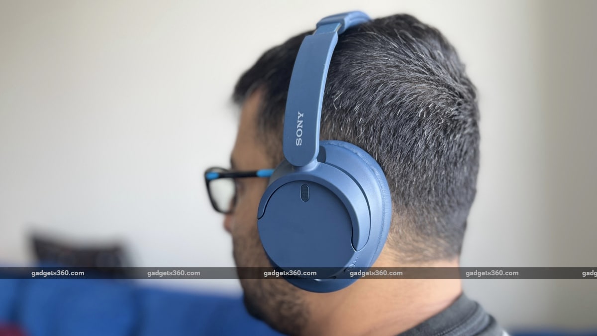 sony wh ch720n review wearing Sony